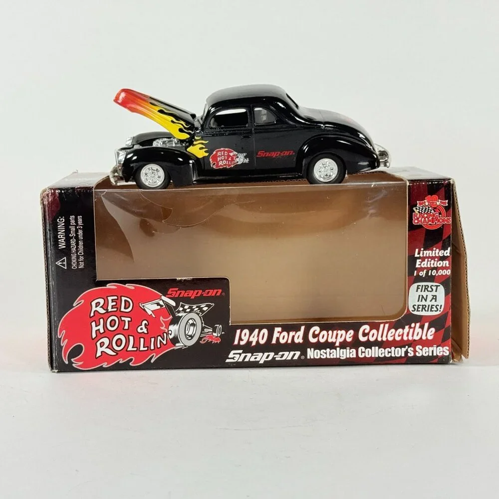 Racing Champions Snap on 1940 Ford Coupe Red Hot & Rollin Nostalgia 1:24 Scale